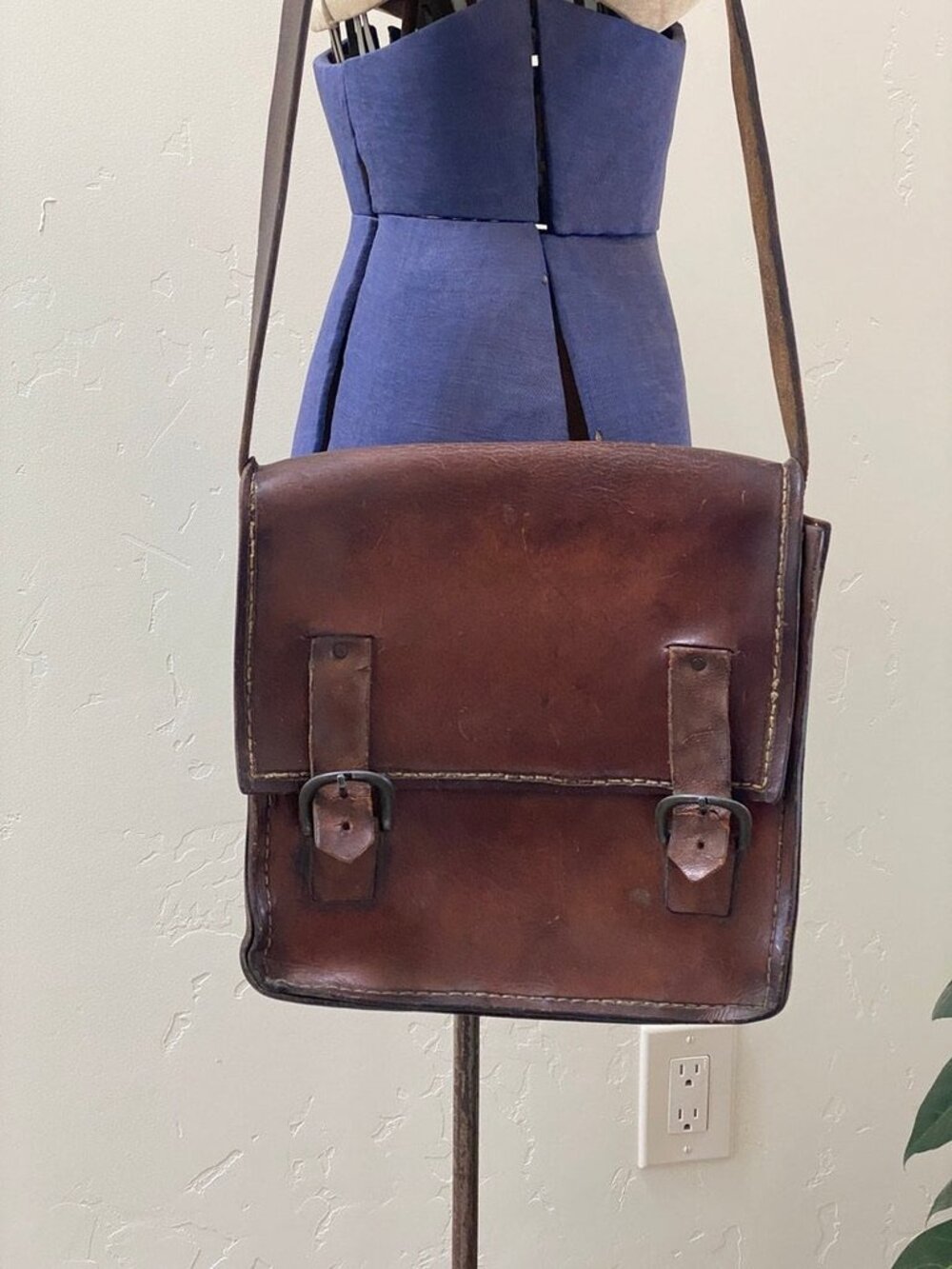 Vintage Brown Leather Messenger/Satchel Style Shoulder Bag